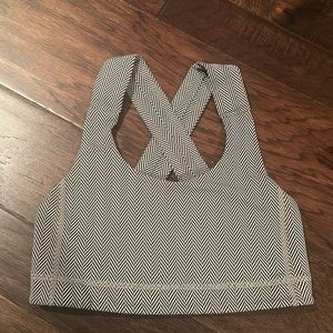Lululemon sports bra size 4